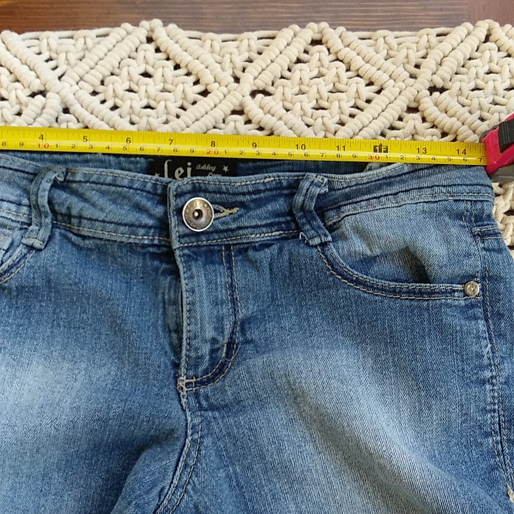 L.e.i Blue Jean Shorts - Picture 7 of 14